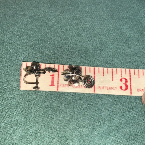 Vintage sterling screw back earrings - Picture 9 of 12
